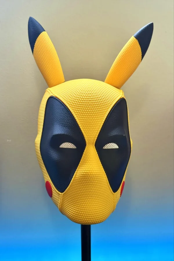 Máscara Deadpool Pikachu